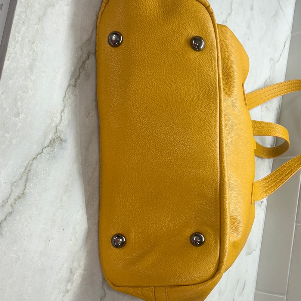 Lug Tempo Vegan Leather Bag - Picture 6 of 8
